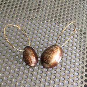🖤Hawaiian Cowrie shells💕handmade earrings